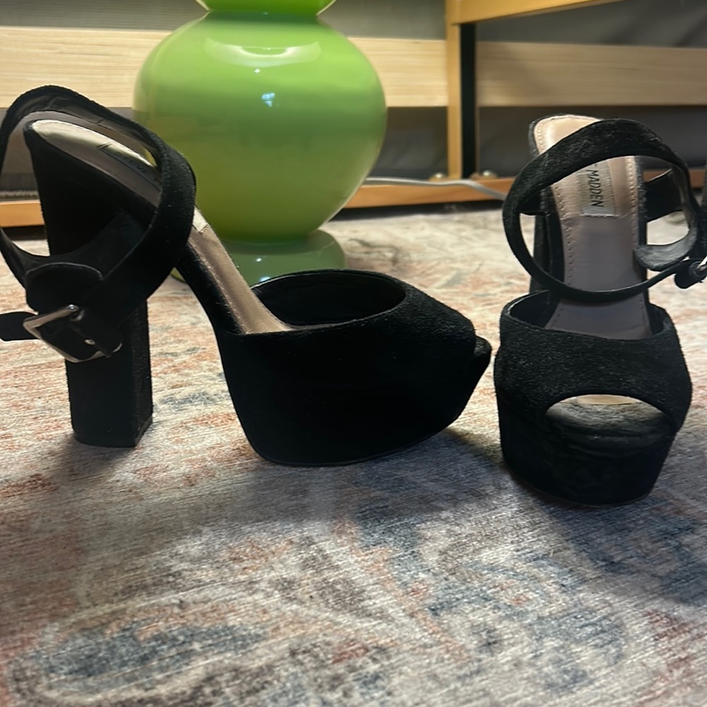 Black suede Steve Madden platform heels size 8